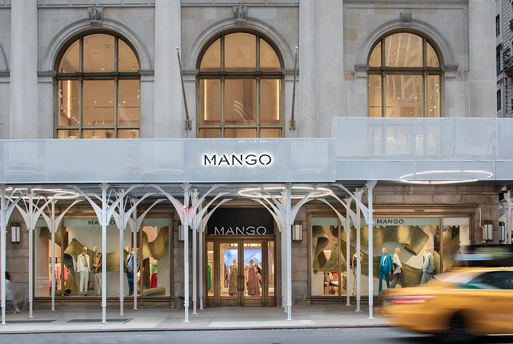 Mango 5th avenue retail  new york ecler audio system